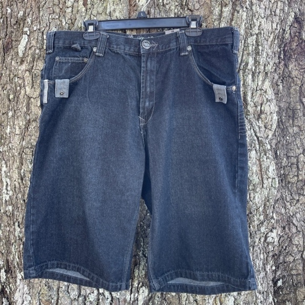 Raider Jean Co. Infringement men’s dark blue wash long baggy shorts, size 38.​